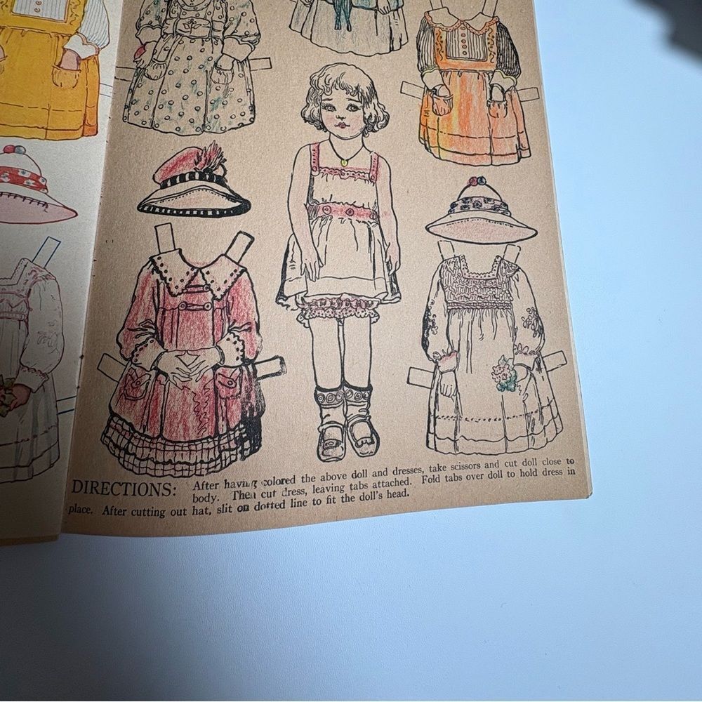SAALFIELD DOLLIES TO PAINT CUT OUT & DRESS DOLL BOOK UNCUT - Picture 6 of 10